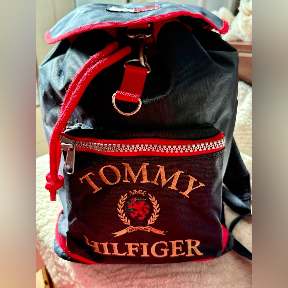 Vintage 80’s Tommy Hilfiger BackpackHugh Crest Logo Nylon Red Blue USA 15x12x5.5